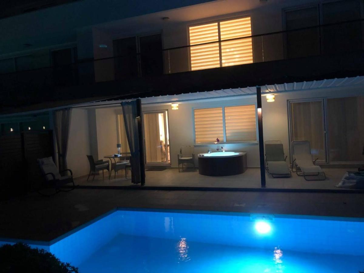Babylon Luxury Villa With Private Pool And Indoor Heated Pool ซีเด ภายนอก รูปภาพ