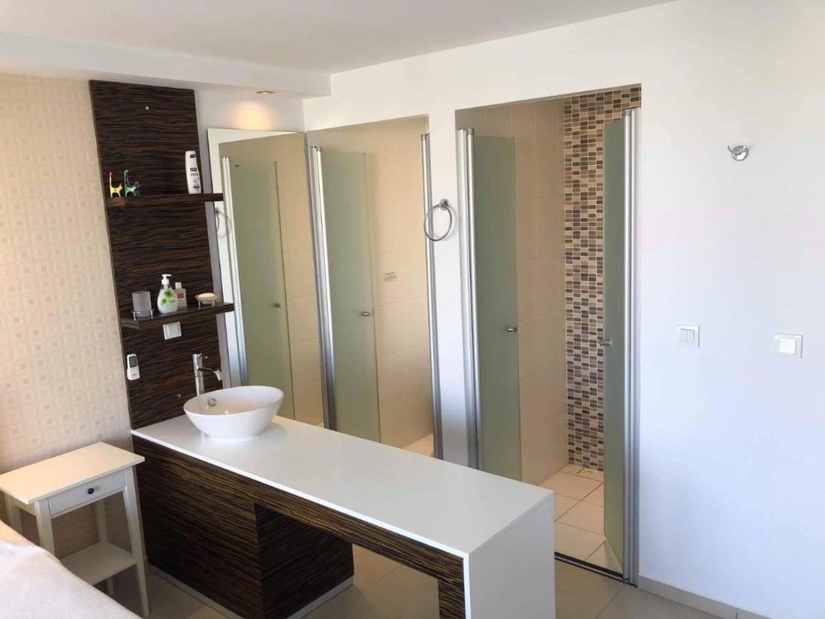 Babylon Luxury Villa With Private Pool And Indoor Heated Pool ซีเด ภายนอก รูปภาพ