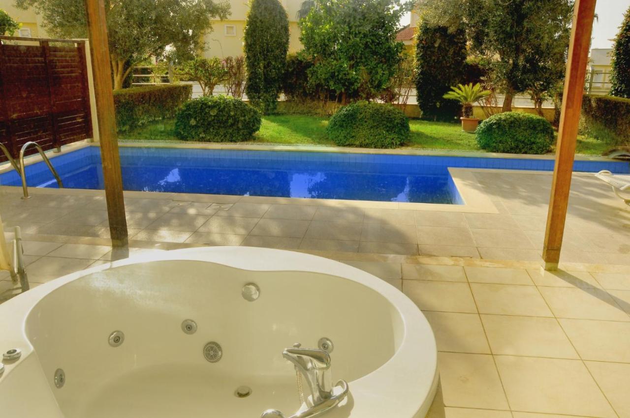 Babylon Luxury Villa With Private Pool And Indoor Heated Pool ซีเด ภายนอก รูปภาพ
